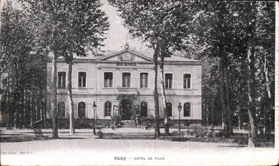 Vichy — Hotel de Ville — Taerch, Paris