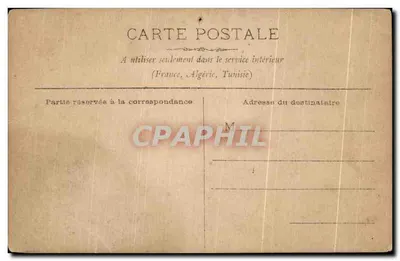 Famille en tenue d'époque — groupe posant dans un parc — éditeur non visible — Verso