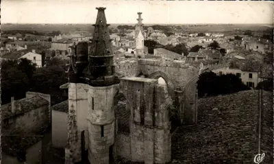 Saint-Martin-de-Ré — Ruínas da Igreja e a Cidade — Cap
