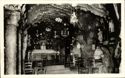 Interior da Gruta Santo José — Rocher d'Espaly — Edição do Pelerinagem