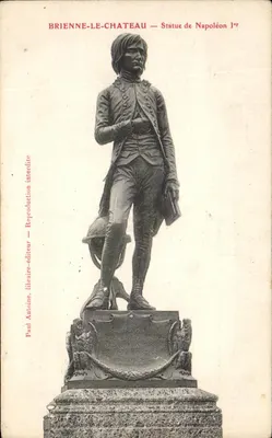 Brienne-le-Château — Estátua de Napoleão I — Paul Antoine, editor