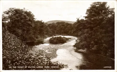 O Teviot em Wilton Lodge Park, Hawick — Valentine's Photo Brown, n° 213970