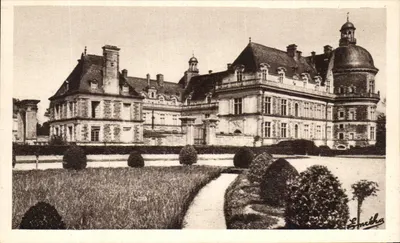 Castelo de Sarrant — Fachada do Meio-Dia — Saint-Georges-sur-Loire (Maine-et-Loire)