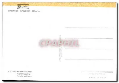 Fabryki szyciowe — pracownice w granatowych mundurach — Majorica, Manacor, Hiszpania — Rewers