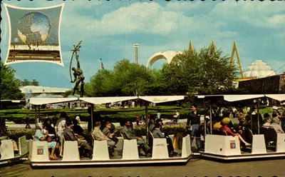 New York World's Fair 1964-1965 — Trem Glide-a-Ride com o Rocket Thrower em segundo plano — editor Dexter Press, Inc.