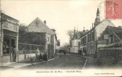 Chartrettes (S.-&-M.) — Grande Rue — Piquet, Hôtel-Restaurant
