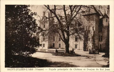 Saint-Julien-l'ArS (Vienne) — Fachada principal do Castelo e Torre do Rei João