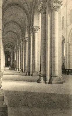 Fontgombault — A Igreja abacial, o lado norte — Edição da Abadia de Fontgombault