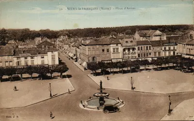VITRY-le FRANÇOIS (Marne) - Praça das Armas — Ed. J. B. n°50