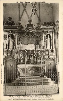 Interior da Capela do Yaudet — A Virgem e o Menino Jesus — Edição Restaurante Allan Clainn