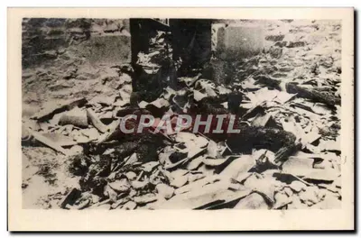 Oradour-sur-Glane — Corpos em uma granja — Editada em benefício da N.F.M.