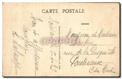 Soissons — Fachada da Catedral após a 2ª invasão — Edit. B. Nougaret et H. Estrat à Soissons — Verso
