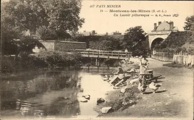 Montceau-les-Mines (S.-et-L.) — Uma lavadeira pitoresca — B.F., Paris