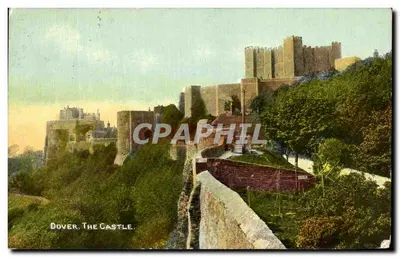 Dover, O Castelo — vista panorâmica — E.T.W. Dennis & Sons, Ltd., London & Searbro' (n°20635)