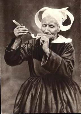 La vieille fumeuse de pipe — H. 363 — Éditions d'Art de Châteaulin
