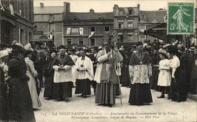 La Délivrande (Calvados) — Yeni Kutsal Koro'nun Yıldönümü. Bayeux'lu Monseigneur Lemonnier — ND Pbot.