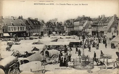 Montreuil-sur-Mer — A Grande Place em um dia de feira — Edição Fontaine-Segret
