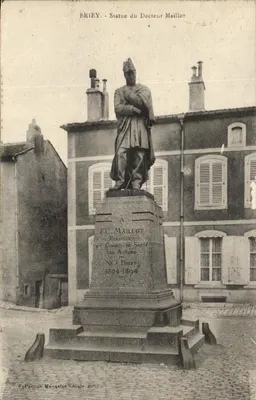 Briey - Estátua do Dr. Maillot — Coleção Margarina Rennie-Jouin
