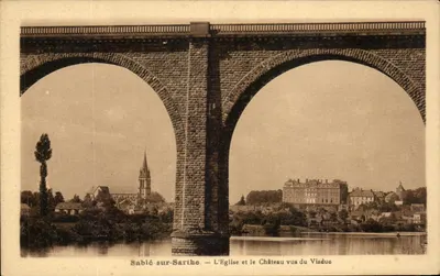 Sablé-sur-Sarthe — A Igreja e o Castelo vistos do Viaduto — J. Malicot, fot. Sablé-sur-Sarthe