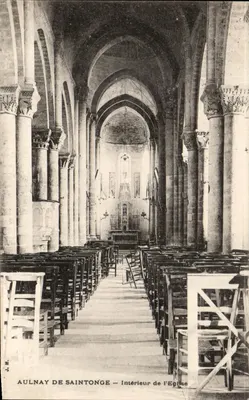 Aulnay de Saintonge — Interior da Igreja — J.-J. editor