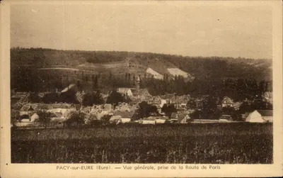 PACY-sur-EURE (Eure) — Vista geral, tirada da Estrada de Paris
