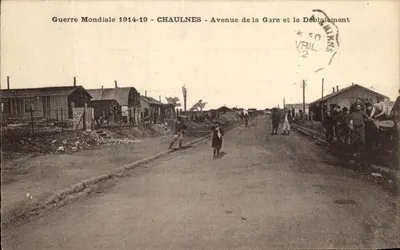 Chaulnes - Avenida da Estação e o Desmonte — Guerra Mundial 1914-19 — editor Sini-bromure, Paris