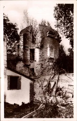 Ruínas de um edifício em Selles-sur-Cher — editor Cap