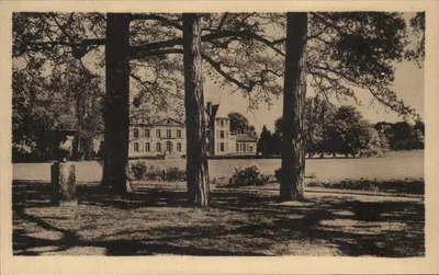 Castelo de Courson — Bruyères-le-Châtel (S.-et-O.) — Foto e Imp. PATRAS, 9, Avenue Marguerite, em Reaulagne-sur-Seine