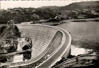 Barragem de Bort (Corrèze) — vista da margem direita — n° 31