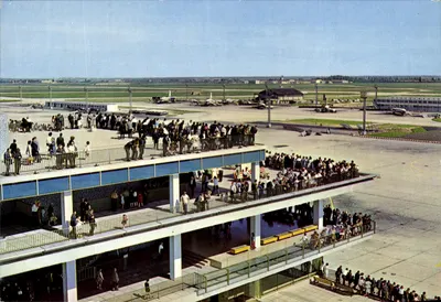 Aeroporto de Paris-Orly — As terraces da fachada sul — Éditions P. L. - 71, av. de Wagram, Paris