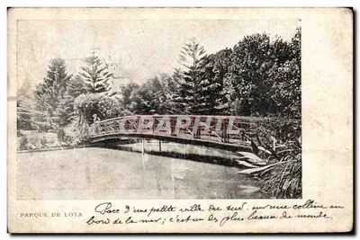 Parc de Lota — pont sur un canal entouré de pins — éditeur PARQUE DE LOTA