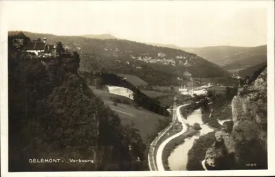 Délémont - Vorbourg — vue panoramique du canyon avec château et usine — série 1090