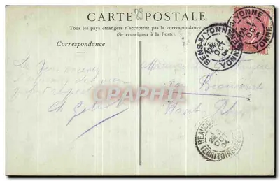 Katedra w Sens — Grobowiec Dauphina, syna Ludwika XV, autorstwa G. Coustou — ND. Fot. — Rewers