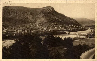 Bilhete postal antigo Les Cevennes Pittoresques Anduze Vista Geral