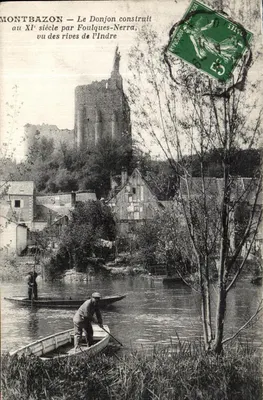 Montbazon — O Donjon construído no século XI por Foulques-Nerra, visto das margens do Indre