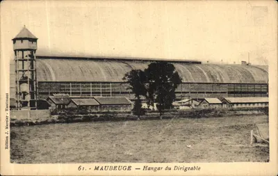 Bilhete postal antigo Maubeuge Hangar do Zeppelin