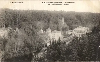 Bagnolles-de-l'Orne — Ogólny widok zakładu wodno-termałnego — Normandia