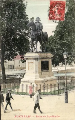 Montereau — Estátua de Napoleão I — Editor não visível