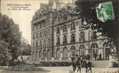 Bagnolés-de-l'Orne — Wejście główne do Hotelu Termalnego — Agencja wynajmu w Bagnolés