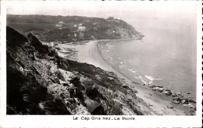 O Cap Gris Nez - A Ponta — vista da baía e do farol — editor Charles Maître, Fauchois