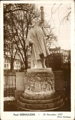 Paul Déroulède — Estátua em Paris — Foto Harlingue