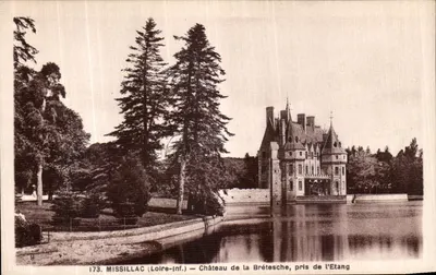 Missillac (Loire-Inf.) — Castelo de la Brétesche, visto do Lago