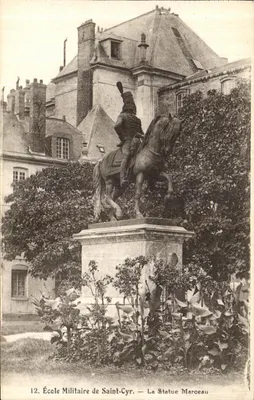 Escola Militar de Saint-Cyr — A Estátua de Marceau