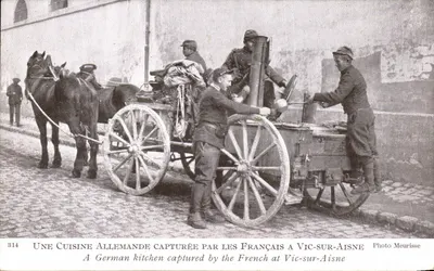 Uma Cozinha Alemã capturada pelos Franceses em Vic-sur-Aisne — Foto Meurisse, n° 314