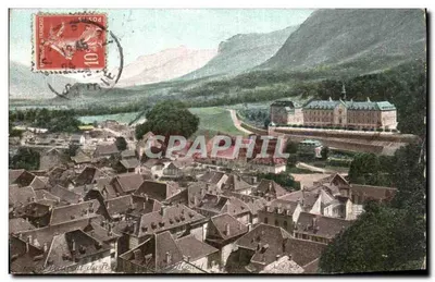 Séme, vista aérea — Hospital e montanhas — editor não visível