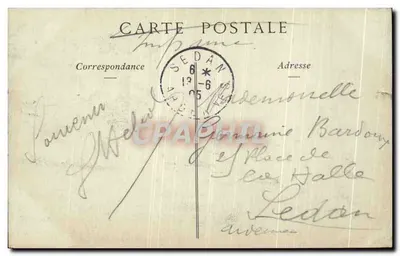 Bilhete postal antigo Castelo de Chantilly Cour d'Honneur e entrada do museu Conde — Verso