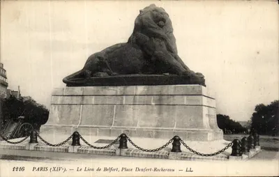 Le Lion de Belfort — Plac Denfert-Rochereau — LL