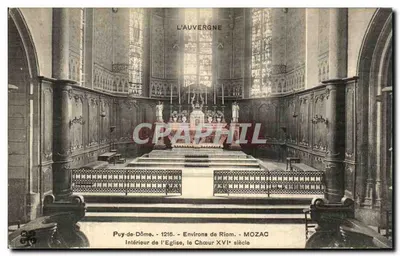 Interior da Igreja, o altar-mor do século XVI — Puy-de-Dôme, arredores de Riom — MOZAC