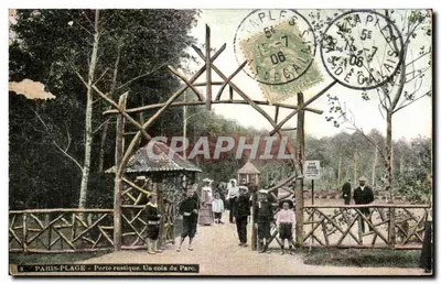 PARIS-PLAGE - Drzwi drewniane. Kąt Parku.