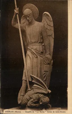 Dormans (Marne) — Capela de "La Marne" — Estátua de São Miguel